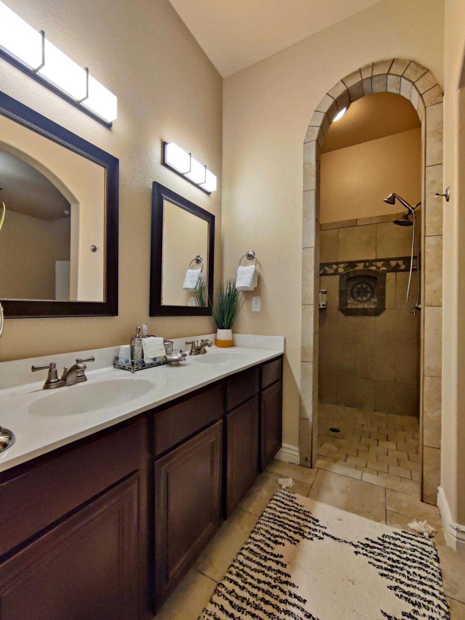 Wonderful, Plush & Luxurious 3 Bed Room Home Эль-Пасо Экстерьер фото